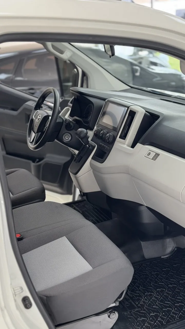Toyota Hiace 2024, foto 4 de 5
