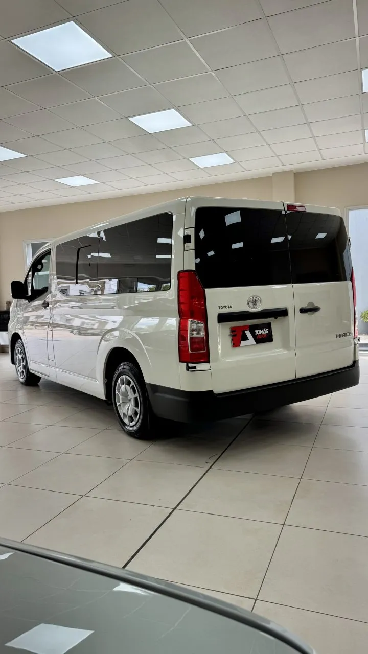 Toyota Hiace 2024, foto 2 de 5